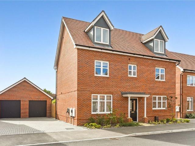 House for sale in Chichester, Littlecote