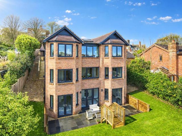 House for sale in Littleham, Budlake
