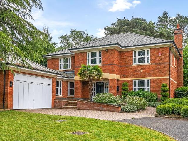 House for sale in Sunninghill and Ascot, South Ascot