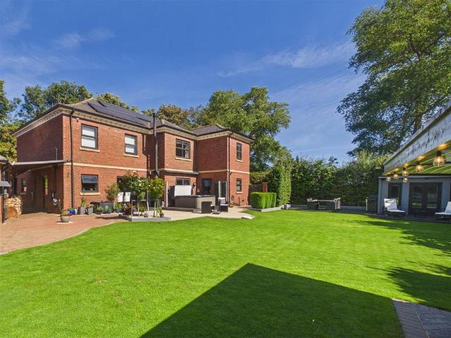 House for sale in South Field, Hessle