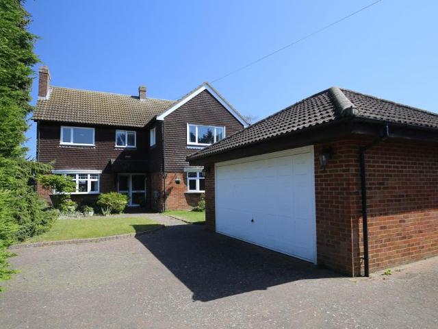 House for sale in Edlesborough, Buckinghamshire