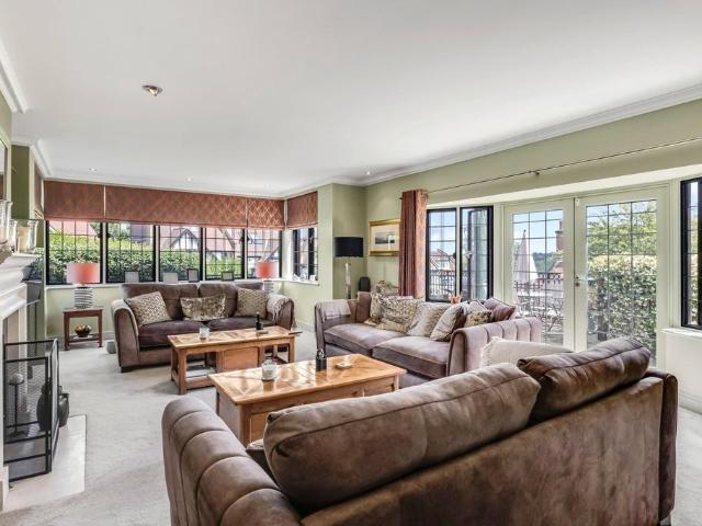 House for sale in Muswell Hill, Greater London