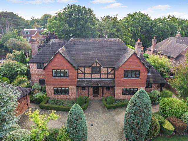 House for sale in Beaconsfield, Knotty Green