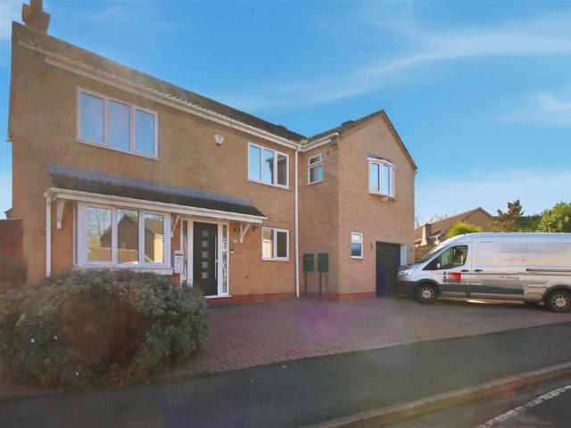 House for sale in Loundsley Green, East Midlands