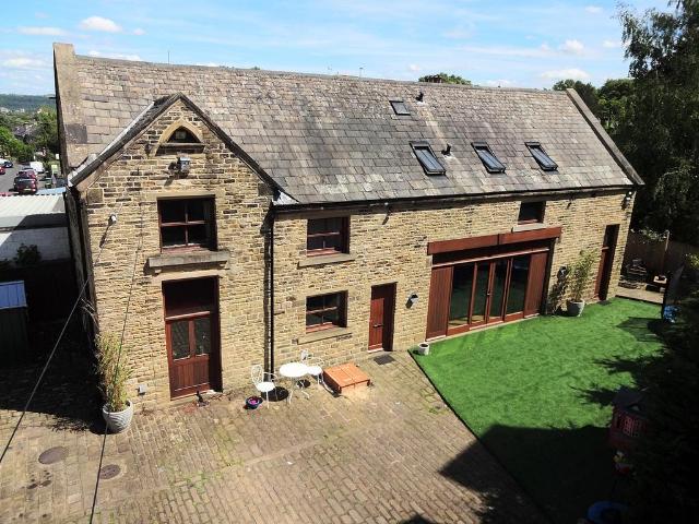 House for sale in Huddersfield, West Yorkshire