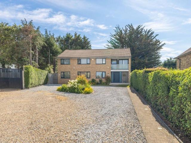 House for sale in Swallow, Buckinghamshire