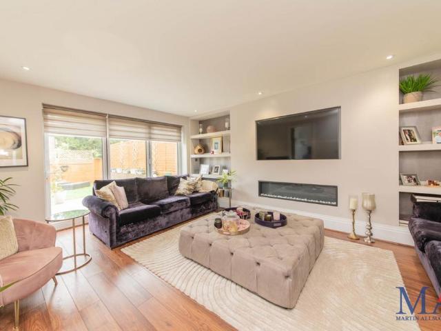 House for sale in Elstree and Borehamwood, Borehamwood