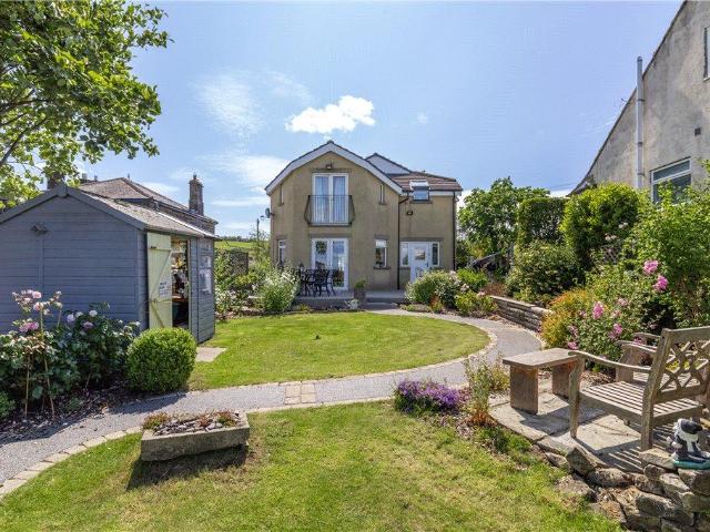 House for sale in Ickornshaw, North Yorkshire