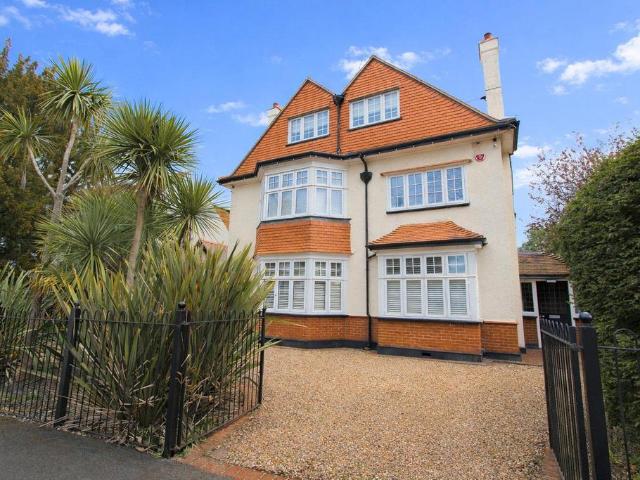 House for sale in Carshalton Beeches, Greater London