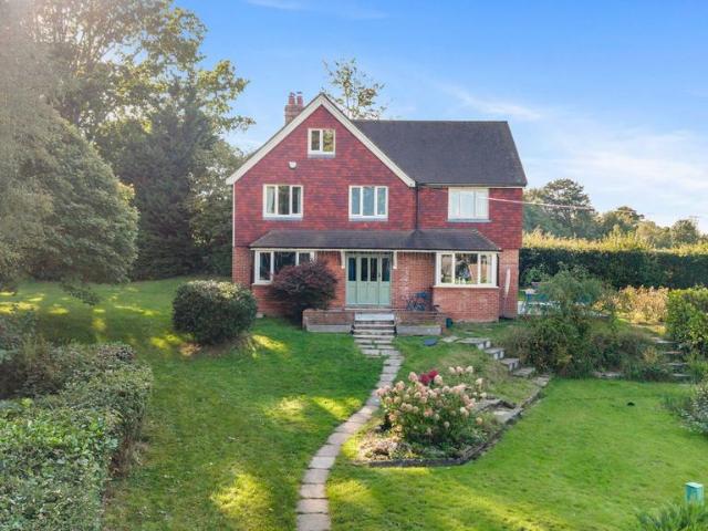 House for sale in Hillview, Surrey