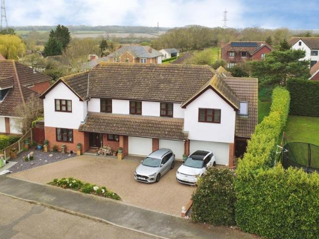 House for sale in Howe Green, Chelmsford
