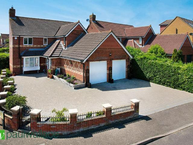 House for sale in Hammond Street, Broxbourne