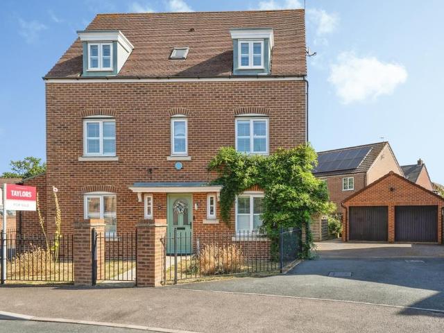 House for sale in Gloucester, Gloucestershire