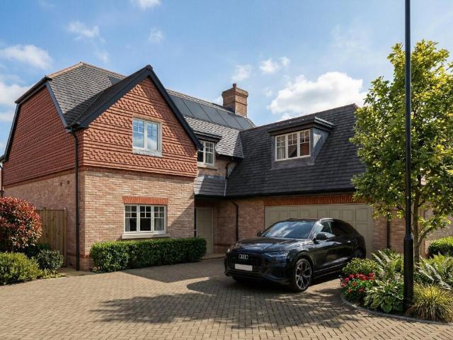 House for sale in Daws Hill, Cressex