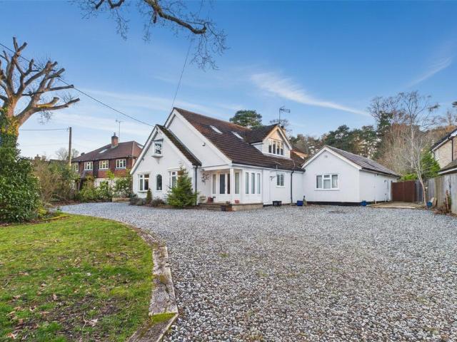 House for sale in Finchampstead