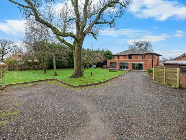 House for sale in Pennington Green, Wigan