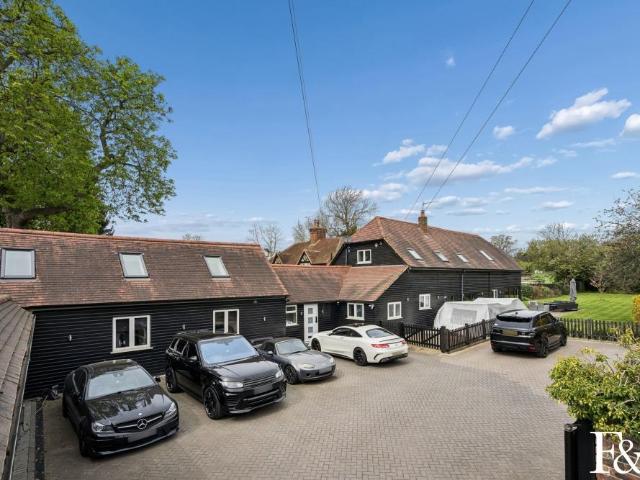 House for sale in George Green, Buckinghamshire