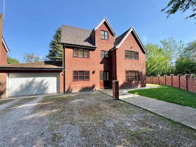House for sale in Moss Rose, Macclesfield
