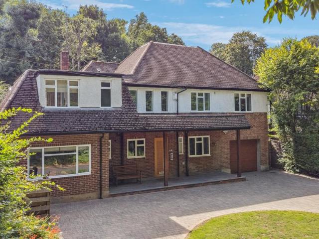 House for sale in Heronsgate, Batchworth