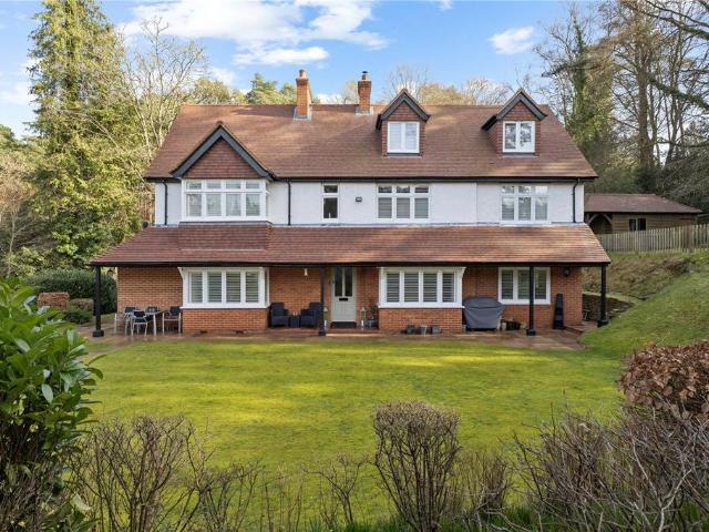 House for sale in Lower Bourne, Fole
