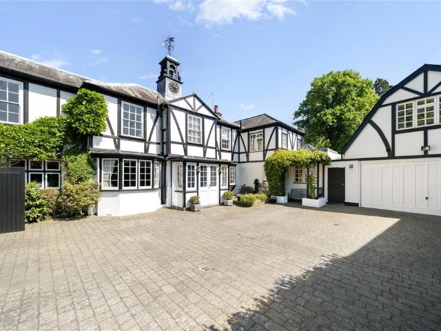 House for sale in Lower Halliford, Surrey