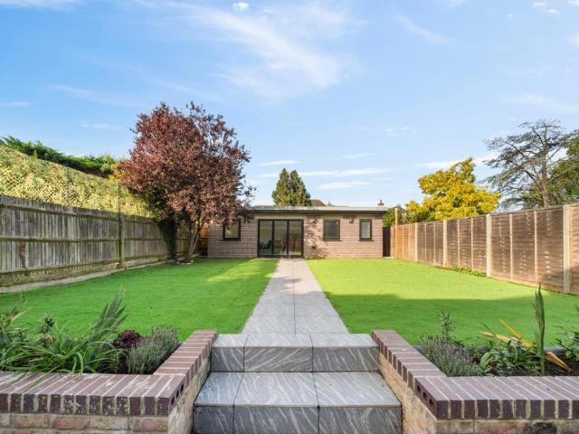 House for sale in Golders Green, Greater London