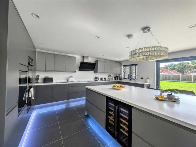 House for sale in Brightlingsea, Dale Hill