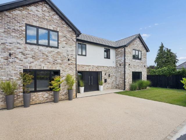 House for sale in Pouchen End, Hertfordshire