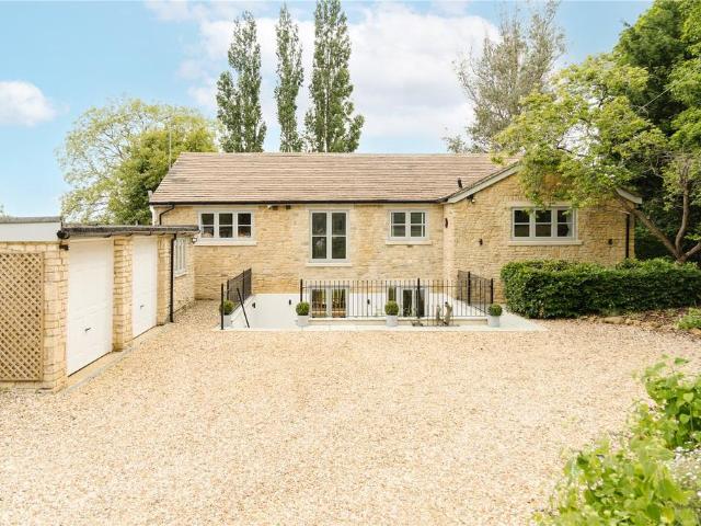 House for sale in Evershot, Oxfordshire