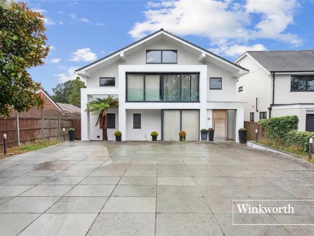 House for sale in Greater London