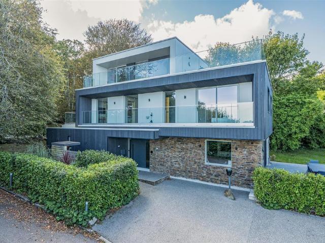 House for sale in Carbis Bay, St. Ives