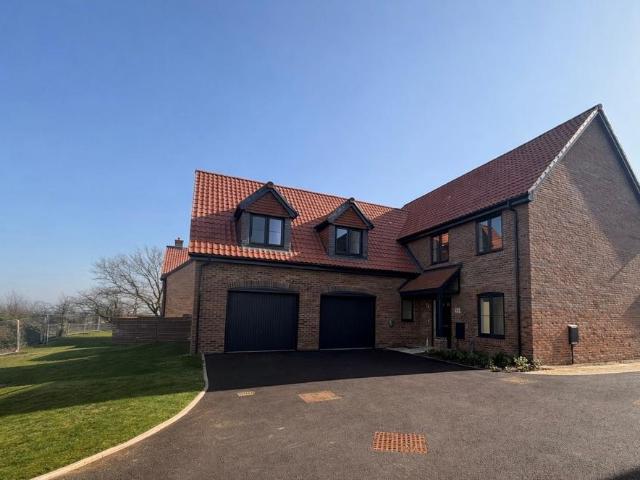 House for sale in Goffs Oak, Broxbourne