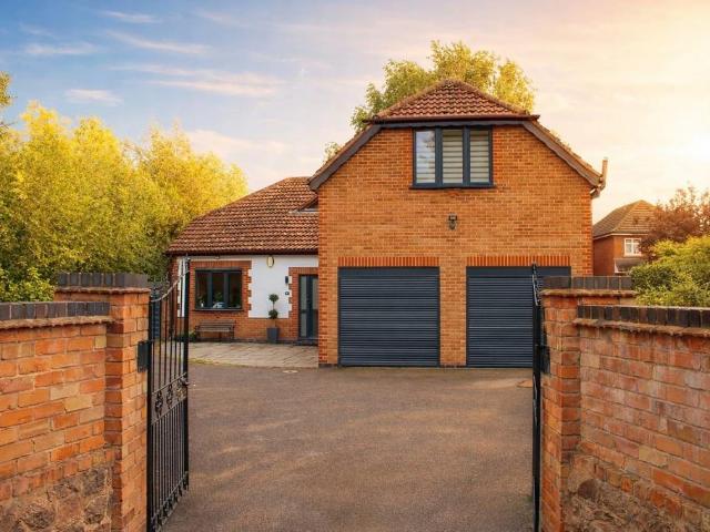House for sale in Quorndon, Elmfield