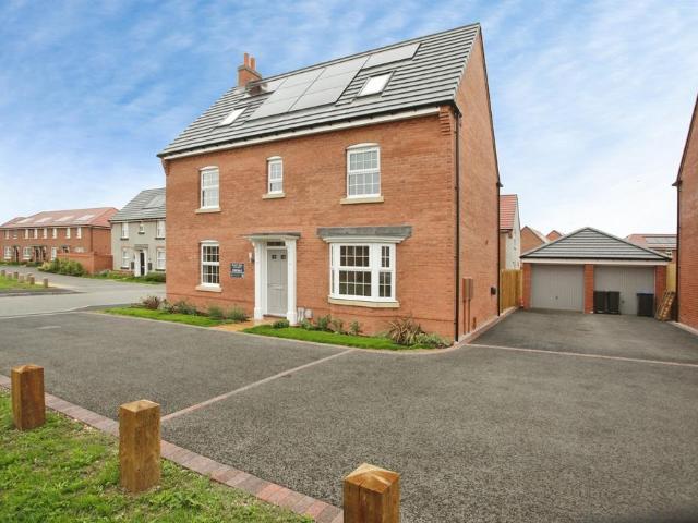 House for sale in Overslade, Rugby