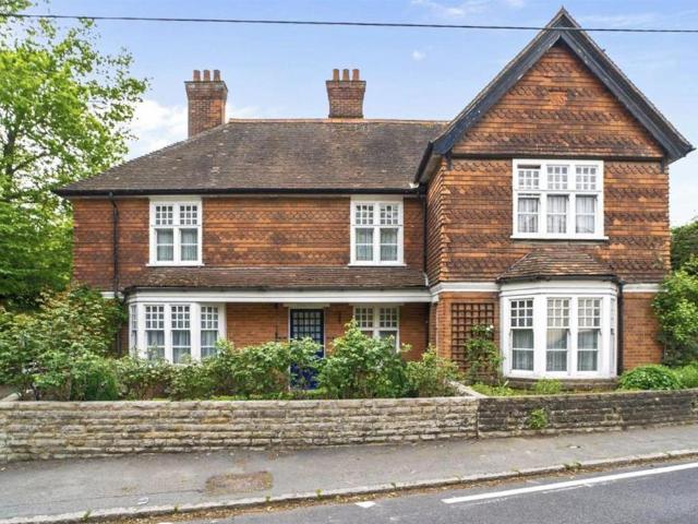 House for sale in Chipping Hill, Essex
