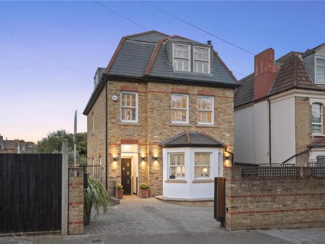 House for sale in Streatham, Greater London