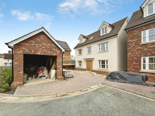 House for sale in Chipping Hill, Essex