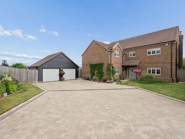 House for sale in Pouchen End, Hertfordshire