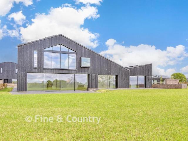 House for sale in The Butts, Kent