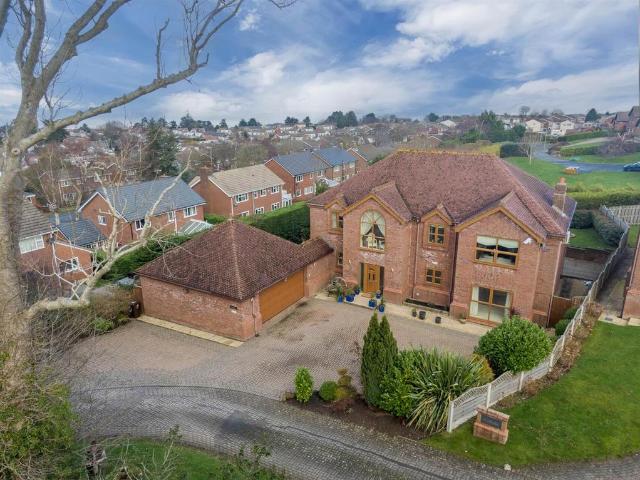 House for sale in Colwyn Bay, Wales