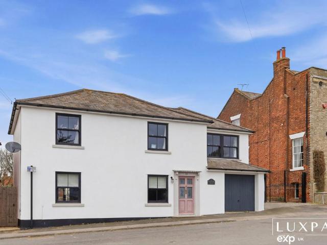 House for sale in Dale Hill, Essex