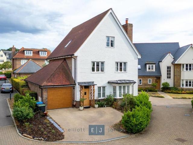 House for sale in Chigwell, Epping