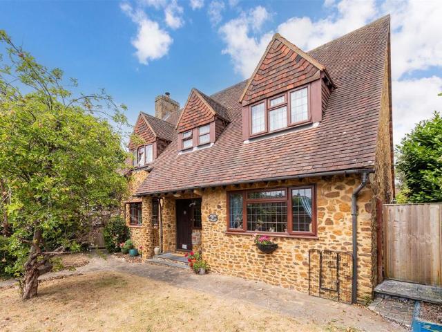 House for sale in Cox Green, Maidenhead
