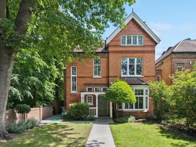 House for sale in London Borough of Lewisham, Deptford