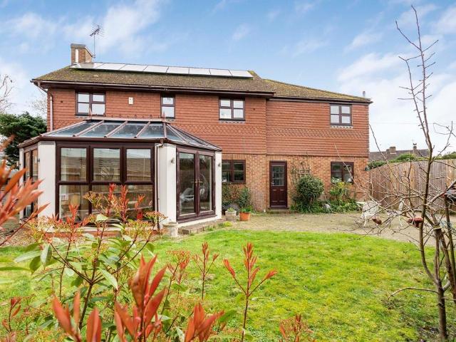 House for sale in Woodcote, Epsom