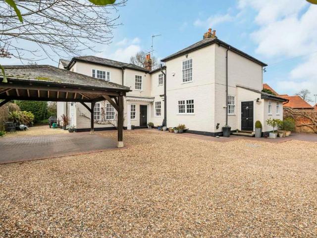 House for sale in Henley-on-Thames, Berrick Salome
