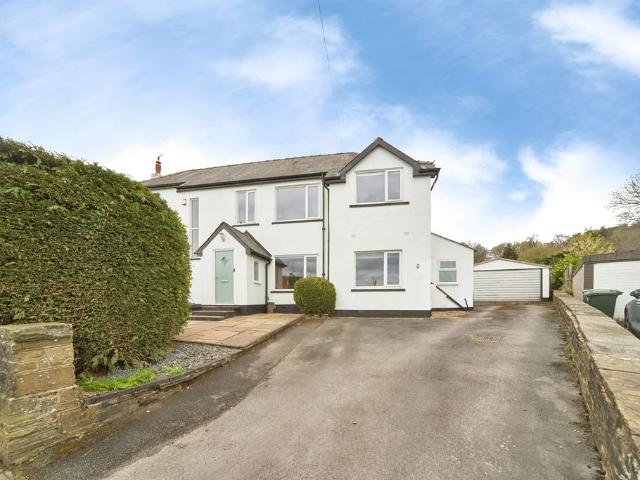 House for sale in Cottingley, West Yorkshire