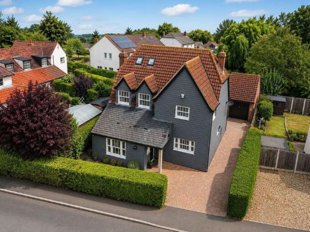 House for sale in Chipping Hill, Essex