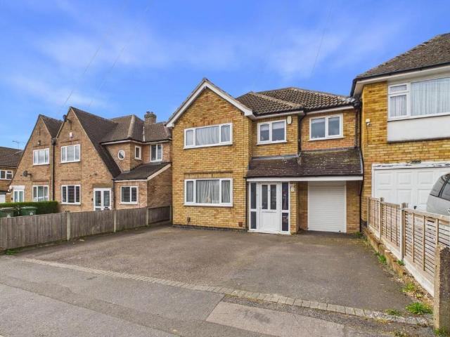 House for sale in Oadby, Leicestershire