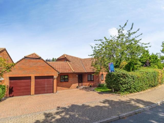 House for sale in Bletchley, Milton Keynes